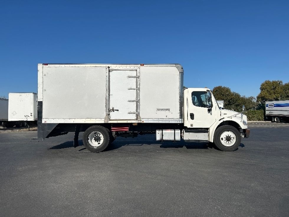 Medium Duty Box Truck-Light and Medium Duty Trucks-Freightliner-2016-M2-West Sacramento-CA-184,614\n\t\tmiles-$ 31,250 - Image 15
