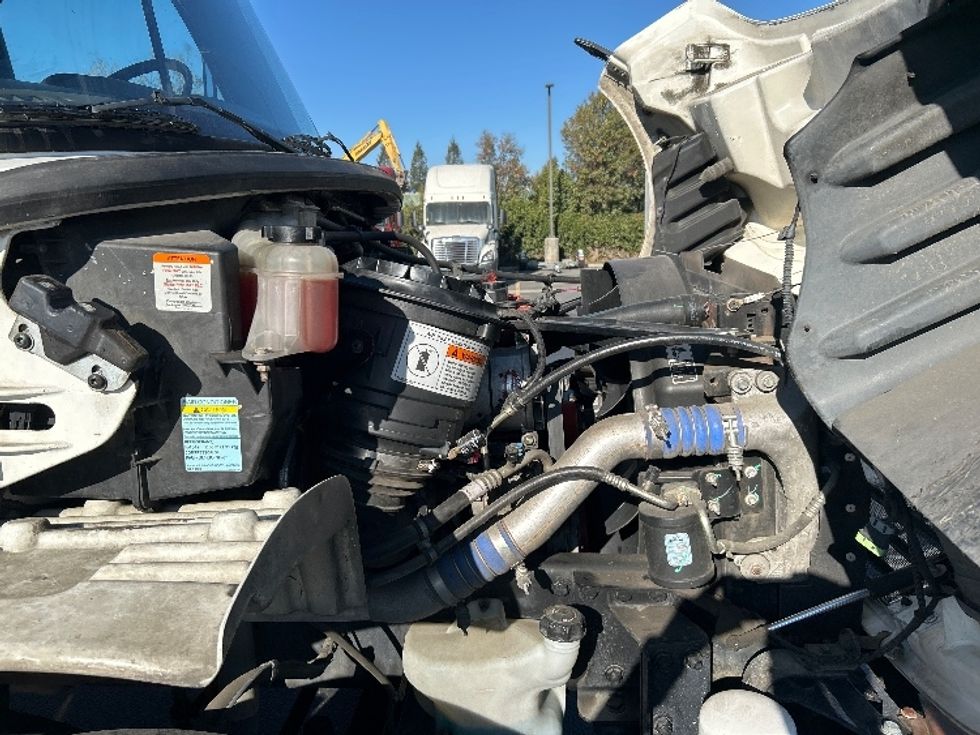 Medium Duty Box Truck-Light and Medium Duty Trucks-Freightliner-2016-M2-West Sacramento-CA-184,614\n\t\tmiles-$ 31,250 - Image 23