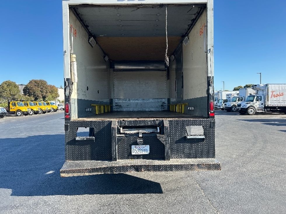 Medium Duty Box Truck-Light and Medium Duty Trucks-Freightliner-2016-M2-West Sacramento-CA-184,614\n\t\tmiles-$ 31,250 - Image 9