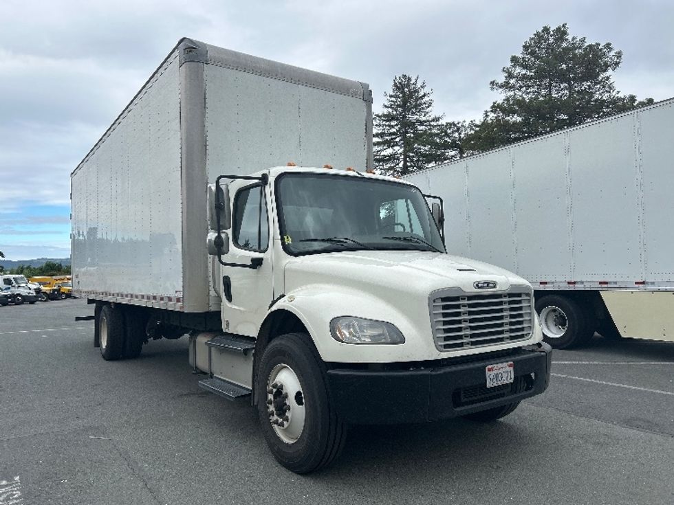 Medium Duty Box Truck-Light and Medium Duty Trucks-Freightliner-2016-M2-West Sacramento-CA-193,061\n\t\tmiles-$ 41,500 - Image 1