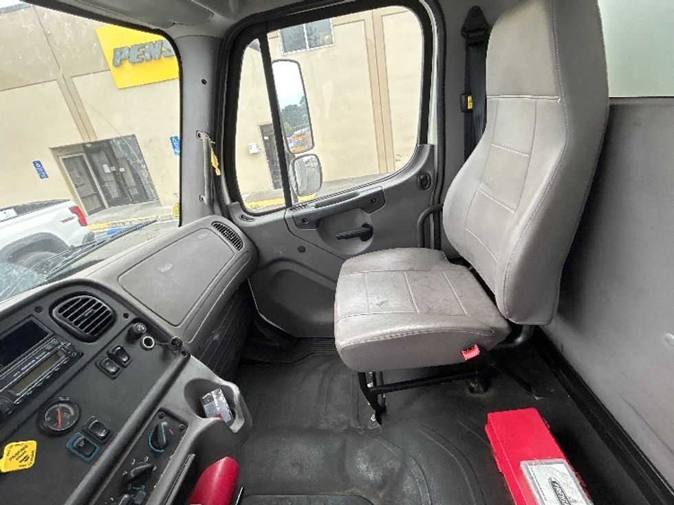Medium Duty Box Truck-Light and Medium Duty Trucks-Freightliner-2016-M2-West Sacramento-CA-193,061\n\t\tmiles-$ 41,500 - Image 19