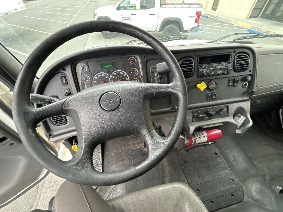 Medium Duty Box Truck-Light and Medium Duty Trucks-Freightliner-2016-M2-West Sacramento-CA-193,061\n\t\tmiles-$ 41,500 - Image 18