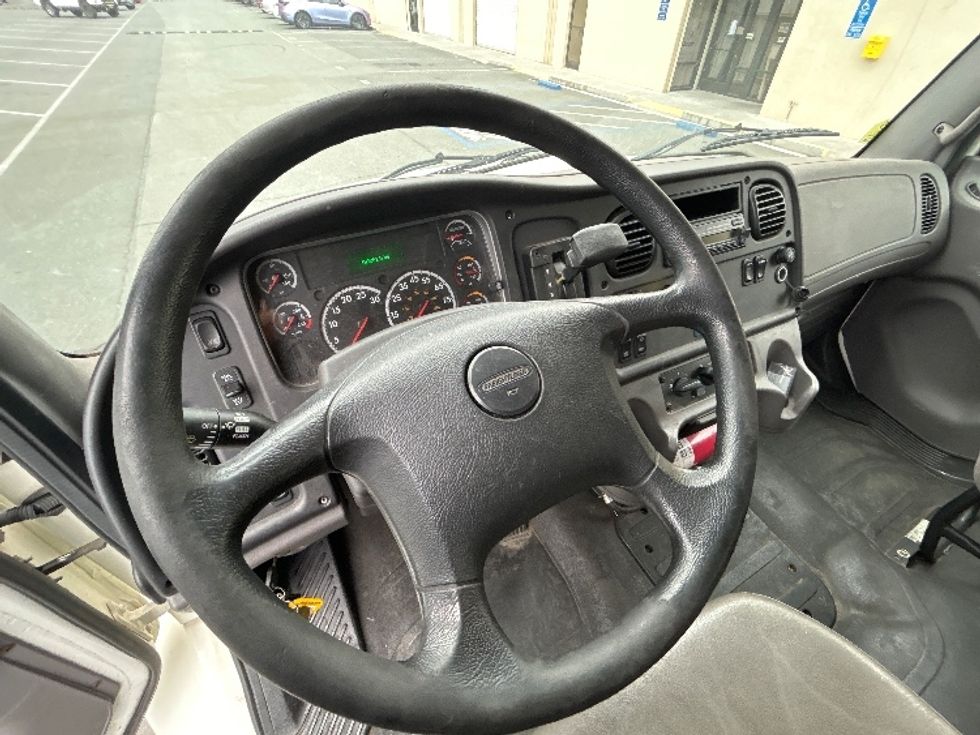 Medium Duty Box Truck-Light and Medium Duty Trucks-Freightliner-2016-M2-West Sacramento-CA-193,061\n\t\tmiles-$ 41,500 - Image 17