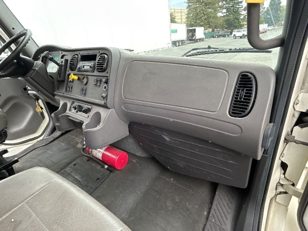 Medium Duty Box Truck-Light and Medium Duty Trucks-Freightliner-2016-M2-West Sacramento-CA-193,061\n\t\tmiles-$ 41,500 - Image 21