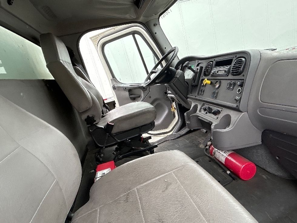 Medium Duty Box Truck-Light and Medium Duty Trucks-Freightliner-2016-M2-West Sacramento-CA-193,061\n\t\tmiles-$ 41,500 - Image 22
