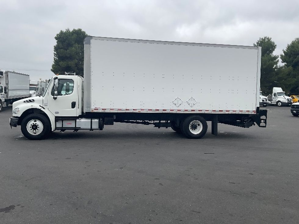 Medium Duty Box Truck-Light and Medium Duty Trucks-Freightliner-2016-M2-West Sacramento-CA-227,074\n\t\tmiles-$ 41,000 - Image 4