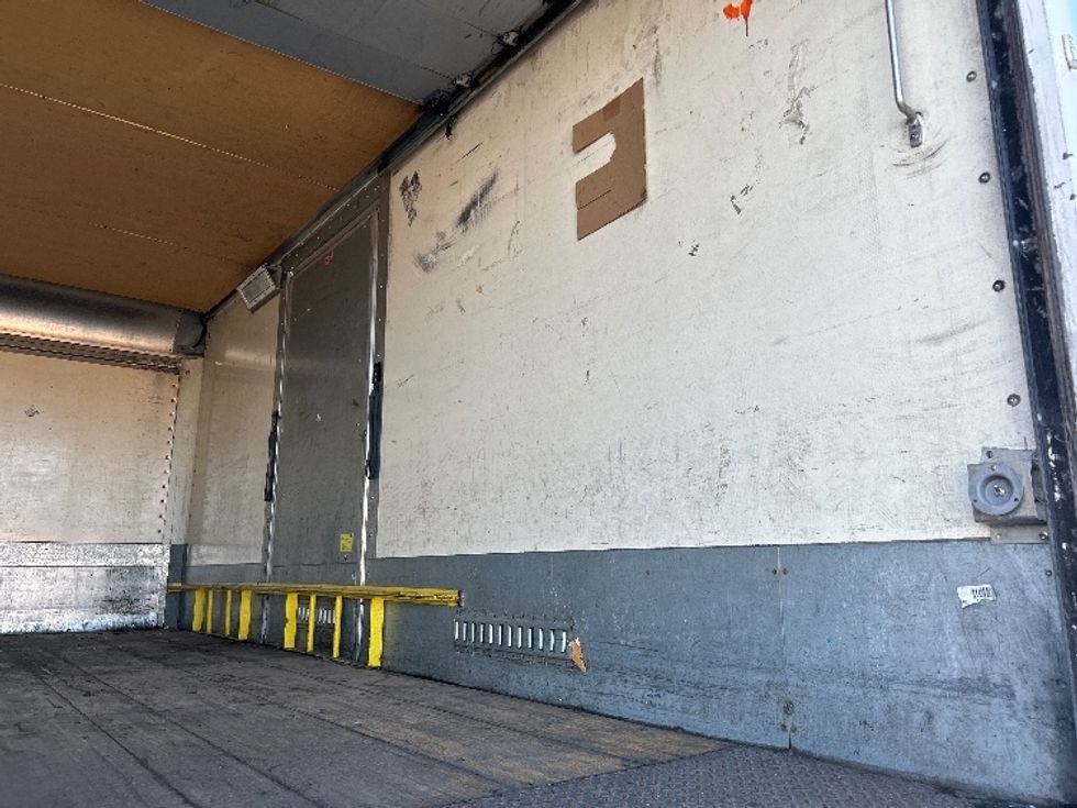 Medium Duty Box Truck-Light and Medium Duty Trucks-Freightliner-2016-M2-West Sacramento-CA-236,053\n\t\tmiles-$ 26,000 - Image 12