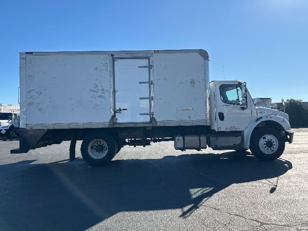 Medium Duty Box Truck-Light and Medium Duty Trucks-Freightliner-2016-M2-West Sacramento-CA-236,053\n\t\tmiles-$ 26,000 - Image 15