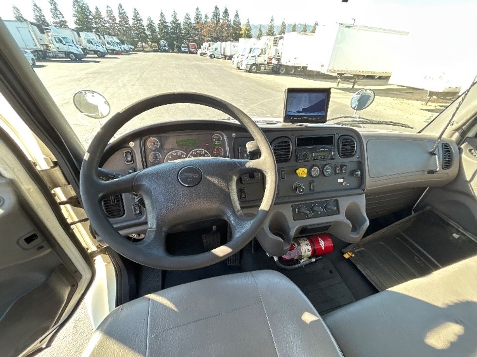 Medium Duty Box Truck-Light and Medium Duty Trucks-Freightliner-2016-M2-West Sacramento-CA-236,053\n\t\tmiles-$ 26,000 - Image 17