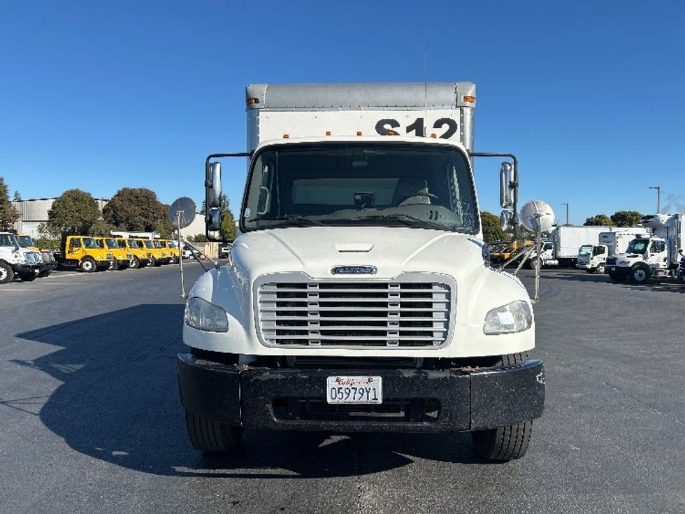 Medium Duty Box Truck-Light and Medium Duty Trucks-Freightliner-2016-M2-West Sacramento-CA-236,053\n\t\tmiles-$ 26,000 - Image 2