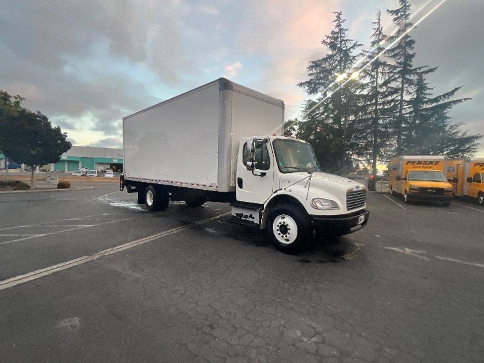 Medium Duty Box Truck-Light and Medium Duty Trucks-Freightliner-2016-M2-West Sacramento-CA-256,609\n\t\tmiles-$ 36,500 - Image 1
