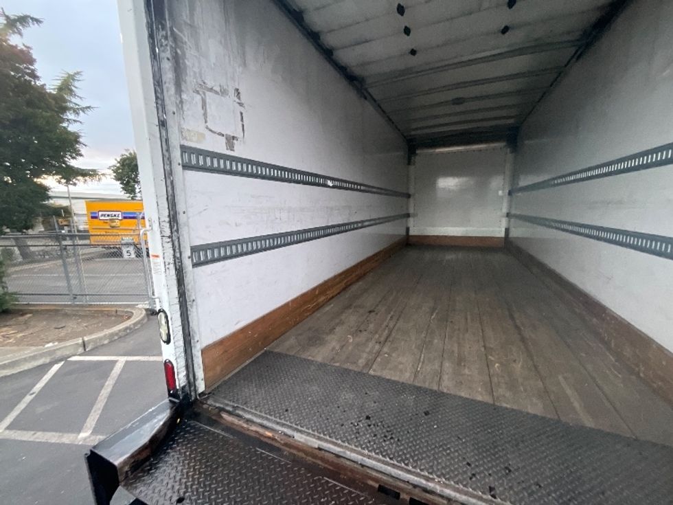 Medium Duty Box Truck-Light and Medium Duty Trucks-Freightliner-2016-M2-West Sacramento-CA-256,609\n\t\tmiles-$ 36,500 - Image 11