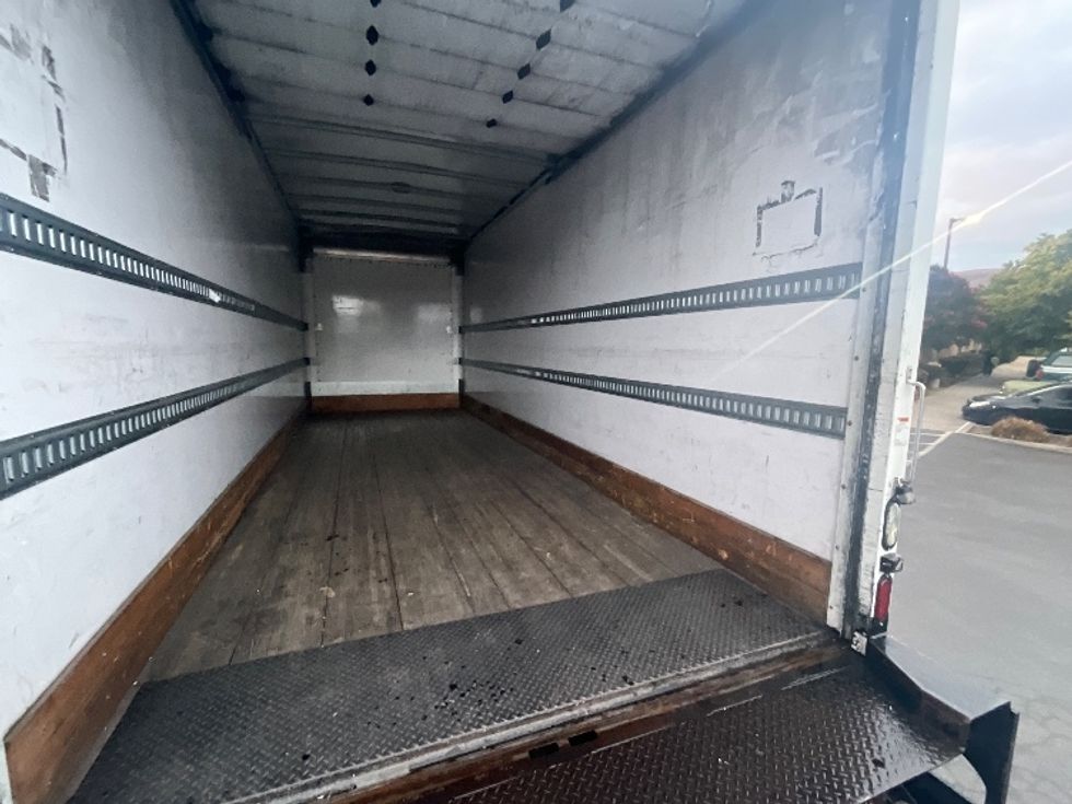 Medium Duty Box Truck-Light and Medium Duty Trucks-Freightliner-2016-M2-West Sacramento-CA-256,609\n\t\tmiles-$ 36,500 - Image 12