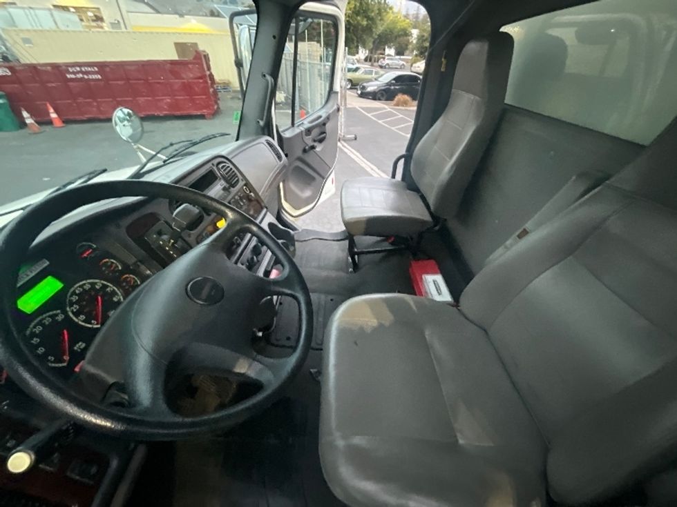 Medium Duty Box Truck-Light and Medium Duty Trucks-Freightliner-2016-M2-West Sacramento-CA-256,609\n\t\tmiles-$ 36,500 - Image 19