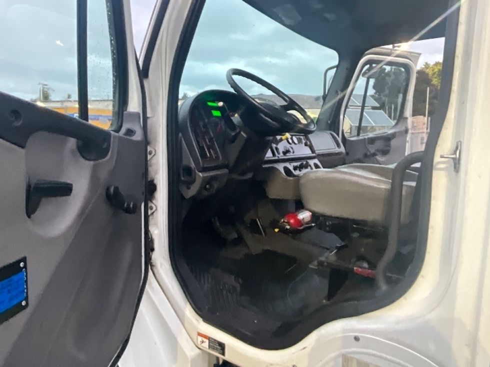 Medium Duty Box Truck-Light and Medium Duty Trucks-Freightliner-2016-M2-West Sacramento-CA-256,609\n\t\tmiles-$ 36,500 - Image 16