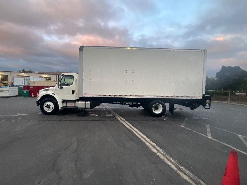 Medium Duty Box Truck-Light and Medium Duty Trucks-Freightliner-2016-M2-West Sacramento-CA-256,609\n\t\tmiles-$ 36,500 - Image 4
