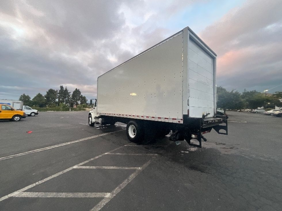 Medium Duty Box Truck-Light and Medium Duty Trucks-Freightliner-2016-M2-West Sacramento-CA-256,609\n\t\tmiles-$ 36,500 - Image 6