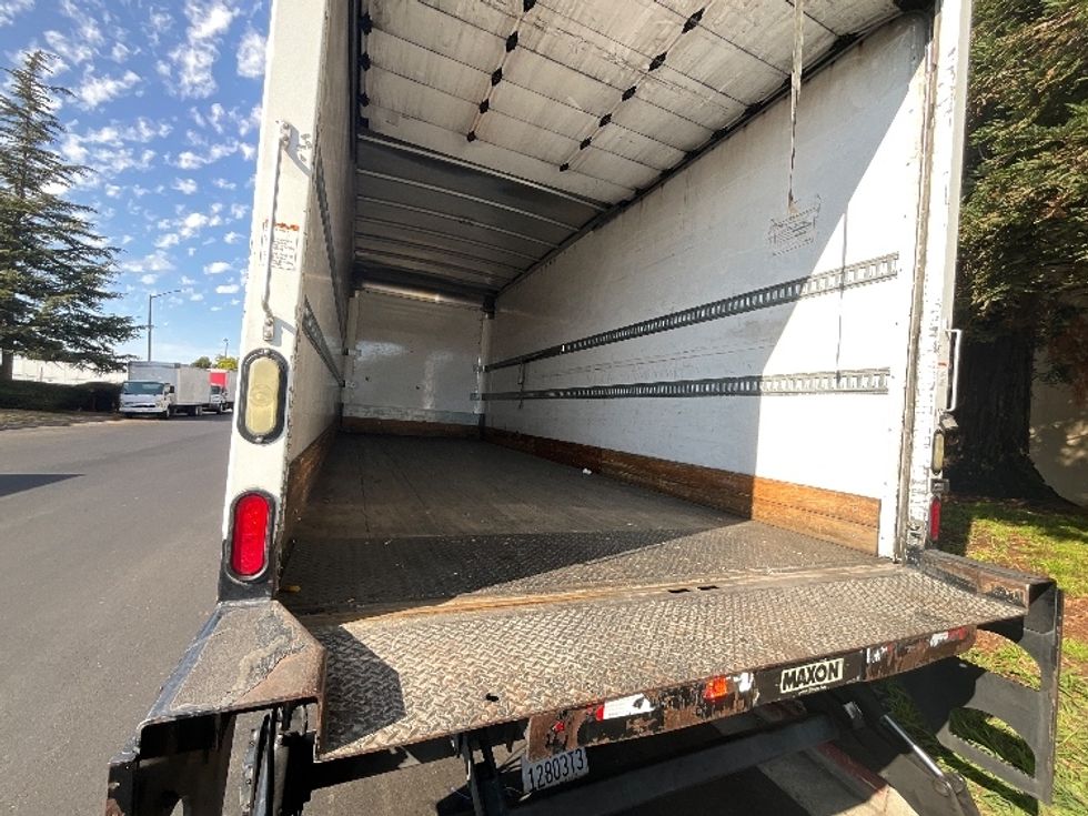 Medium Duty Box Truck-Light and Medium Duty Trucks-Freightliner-2016-M2-West Sacramento-CA-266,321\n\t\tmiles-$ 35,250 - Image 12