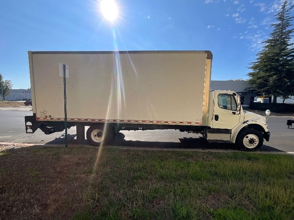 Medium Duty Box Truck-Light and Medium Duty Trucks-Freightliner-2016-M2-West Sacramento-CA-266,321\n\t\tmiles-$ 35,250 - Image 15