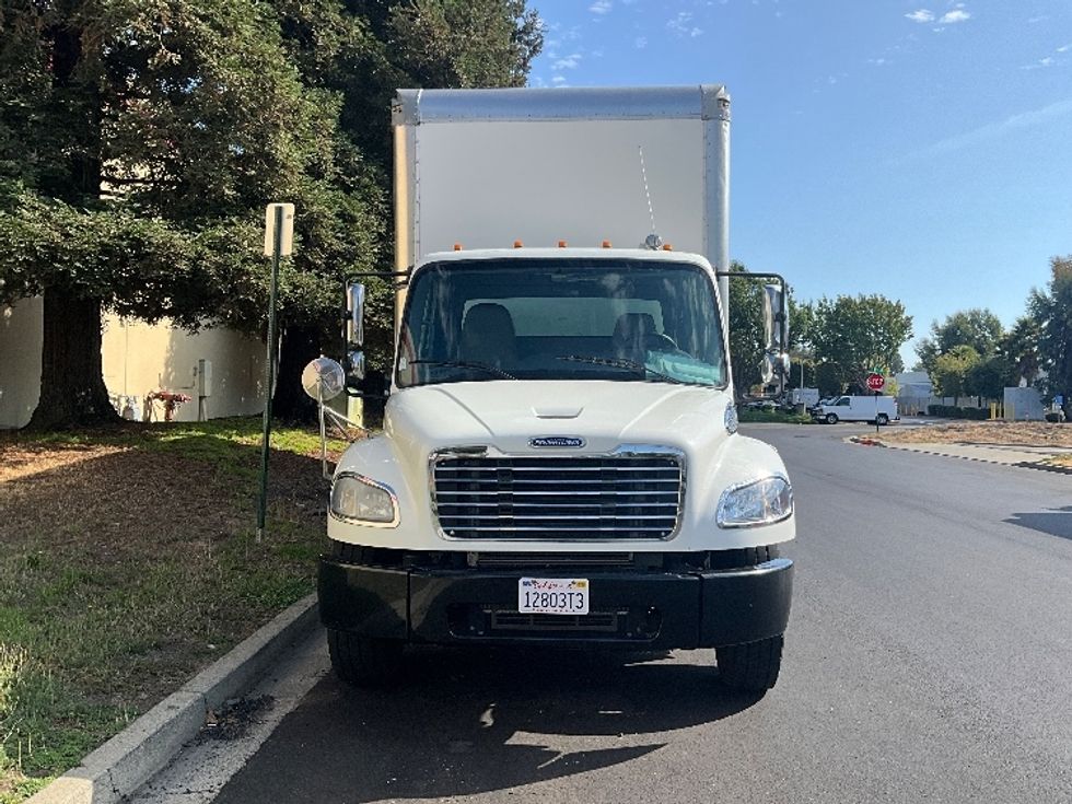 Medium Duty Box Truck-Light and Medium Duty Trucks-Freightliner-2016-M2-West Sacramento-CA-266,321\n\t\tmiles-$ 35,250 - Image 2