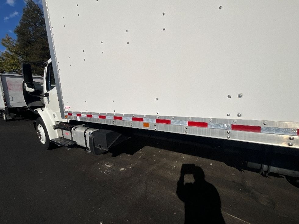 Medium Duty Box Truck-Light and Medium Duty Trucks-Freightliner-2016-M2-West Sacramento-CA-266,321\n\t\tmiles-$ 35,250 - Image 26