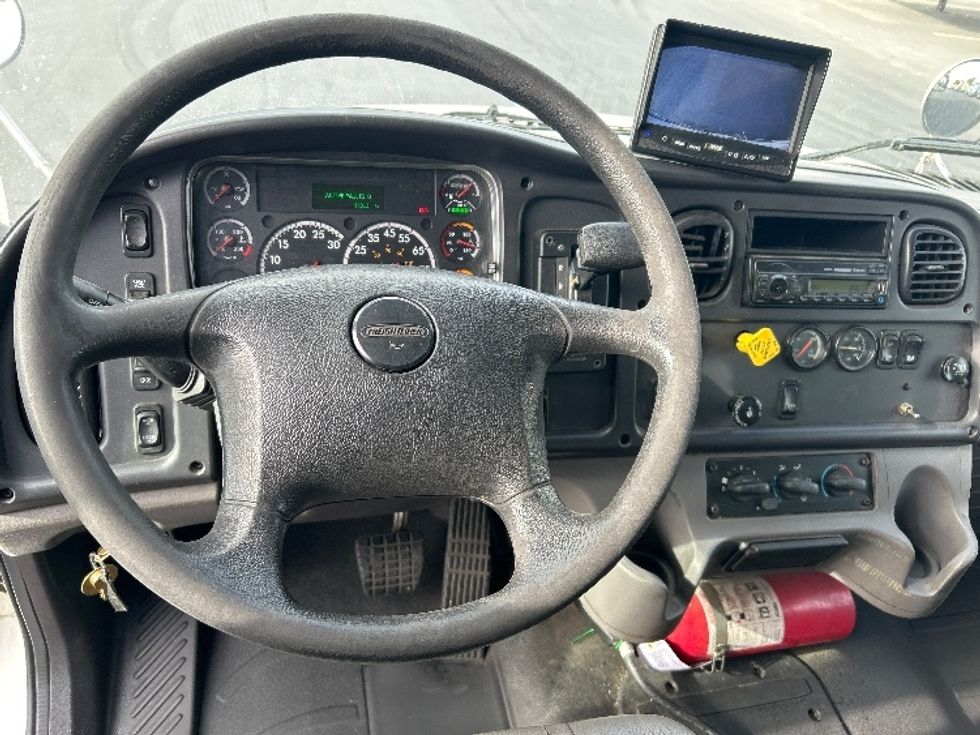 Medium Duty Box Truck-Light and Medium Duty Trucks-Freightliner-2016-M2-West Sacramento-CA-268,784\n\t\tmiles-$ 21,750 - Image 17