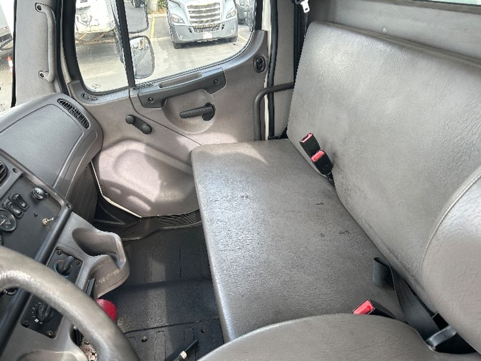 Medium Duty Box Truck-Light and Medium Duty Trucks-Freightliner-2016-M2-West Sacramento-CA-268,784\n\t\tmiles-$ 21,750 - Image 19