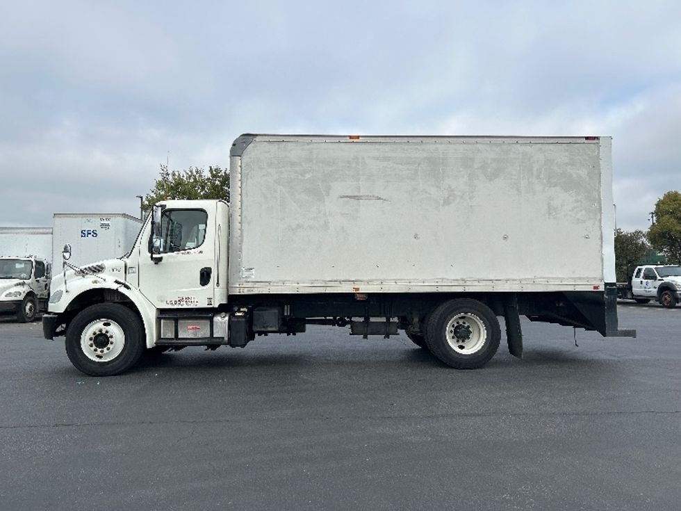 Medium Duty Box Truck-Light and Medium Duty Trucks-Freightliner-2016-M2-West Sacramento-CA-268,784\n\t\tmiles-$ 21,750 - Image 4