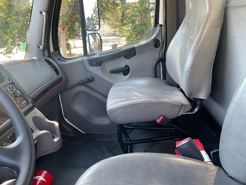 Medium Duty Box Truck-Light and Medium Duty Trucks-Freightliner-2016-M2-West Sacramento-CA-271,881\n\t\tmiles-$ 34,500 - Image 19