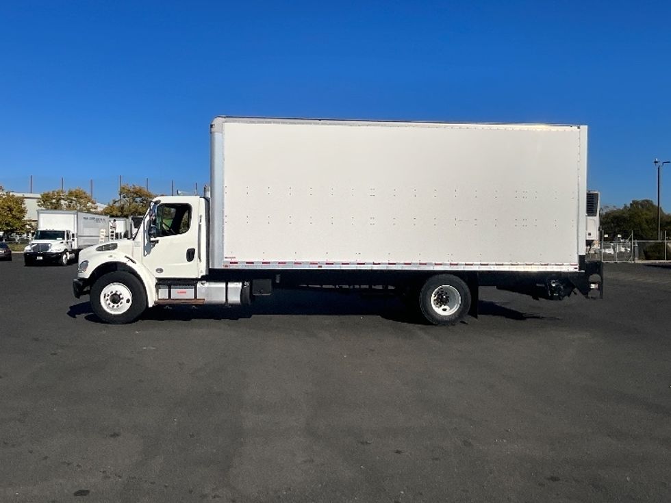 Medium Duty Box Truck-Light and Medium Duty Trucks-Freightliner-2016-M2-West Sacramento-CA-271,881\n\t\tmiles-$ 34,500 - Image 4