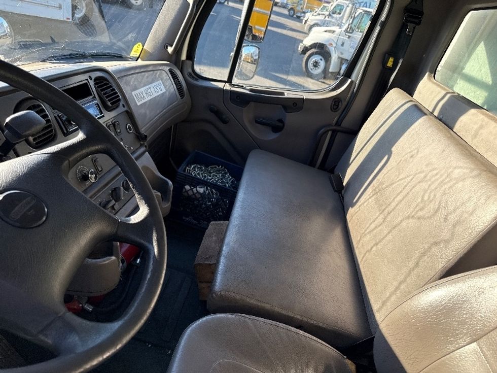 Medium Duty Box Truck-Light and Medium Duty Trucks-Freightliner-2016-M2-West Sacramento-CA-296,724\n\t\tmiles-$ 18,250 - Image 19