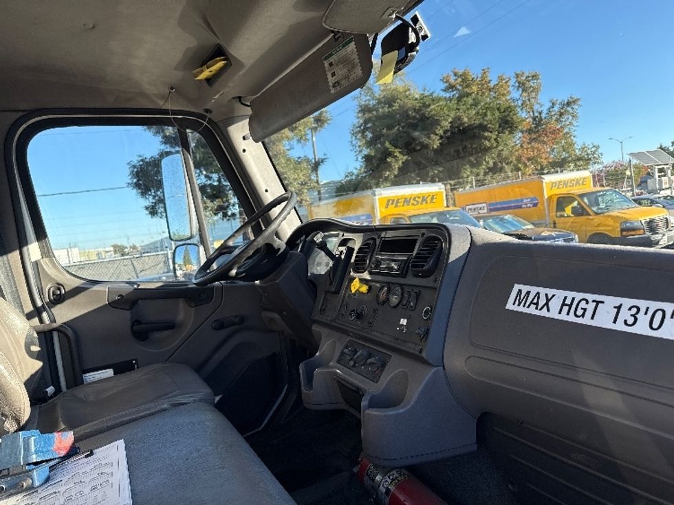 Medium Duty Box Truck-Light and Medium Duty Trucks-Freightliner-2016-M2-West Sacramento-CA-296,724\n\t\tmiles-$ 18,250 - Image 22