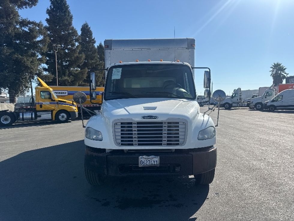 Medium Duty Box Truck-Light and Medium Duty Trucks-Freightliner-2016-M2-West Sacramento-CA-330,979\n\t\tmiles-$ 17,750 - Image 2