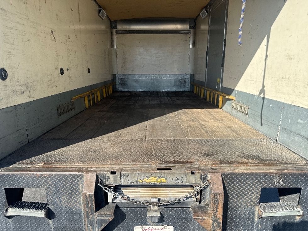 Medium Duty Box Truck-Light and Medium Duty Trucks-Freightliner-2016-M2-West Sacramento-CA-330,979\n\t\tmiles-$ 17,750 - Image 9