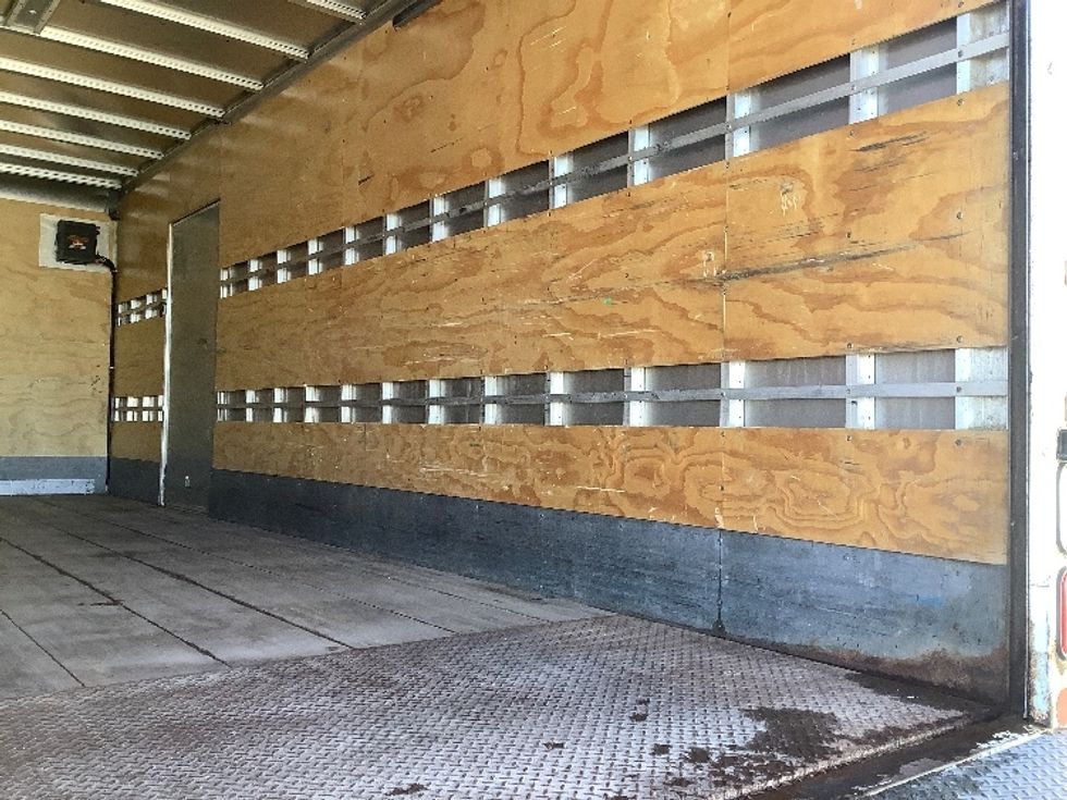 Medium Duty Box Truck-Light and Medium Duty Trucks-Freightliner-2016-M2-Winnipeg-MB-407,998\n\t\tkm-$ 45,500 - Image 12