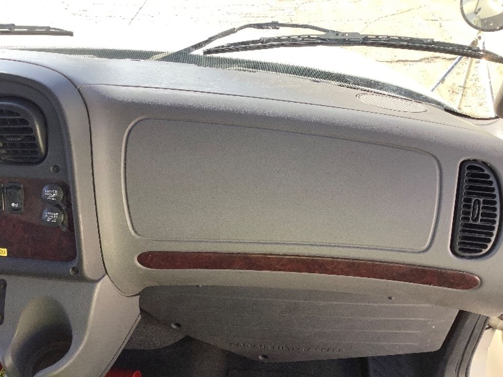 Medium Duty Box Truck-Light and Medium Duty Trucks-Freightliner-2016-M2-Winnipeg-MB-407,998\n\t\tkm-$ 45,500 - Image 20