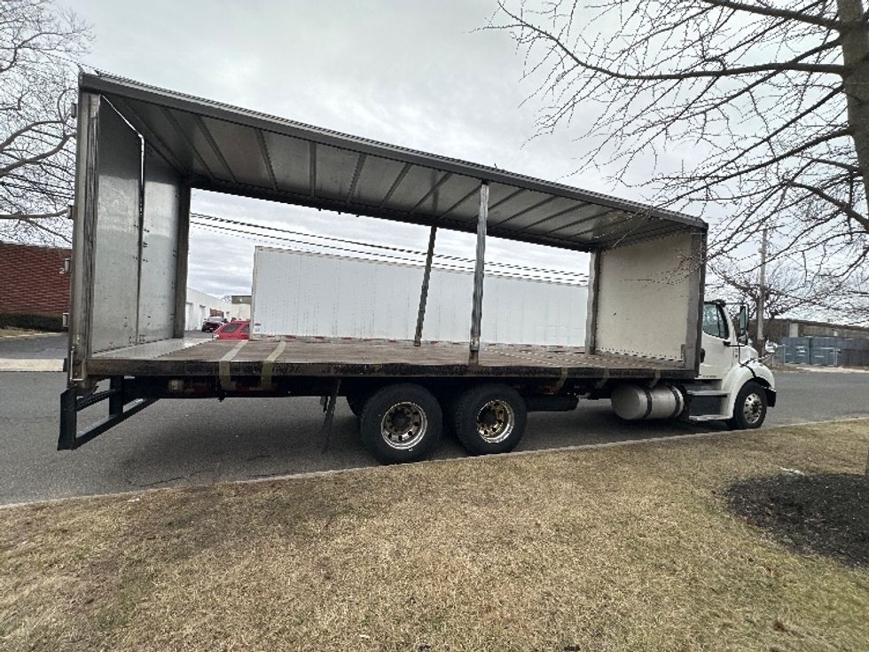 Medium Duty Box Truck-Light and Medium Duty Trucks-Freightliner-2016-M211264S-Dayton-NJ-327,826\n\t\tmiles-$ 53,250 - Image 12