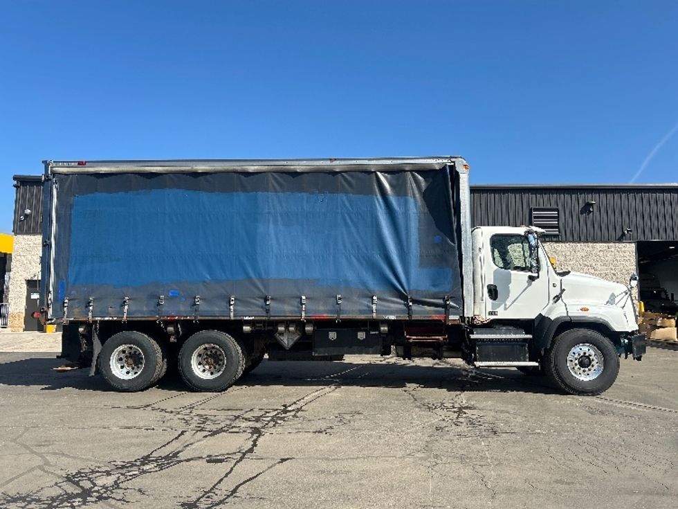 Medium Duty Box Truck-Light and Medium Duty Trucks-Freightliner-2017-114SD-Jessup-PA-344,947\n\t\tmiles-$ 77,500 - Image 14