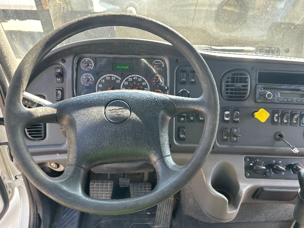 Medium Duty Box Truck-Light and Medium Duty Trucks-Freightliner-2017-114SD-Jessup-PA-344,947\n\t\tmiles-$ 77,500 - Image 17