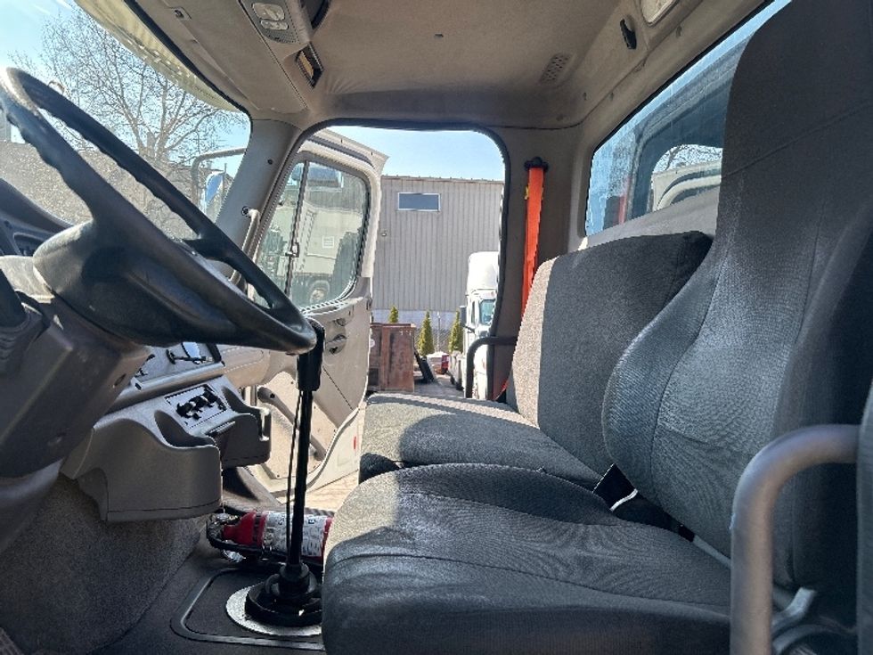 Medium Duty Box Truck-Light and Medium Duty Trucks-Freightliner-2017-114SD-Jessup-PA-344,947\n\t\tmiles-$ 77,500 - Image 18