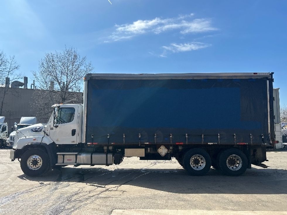 Medium Duty Box Truck-Light and Medium Duty Trucks-Freightliner-2017-114SD-Jessup-PA-344,947\n\t\tmiles-$ 77,500 - Image 4