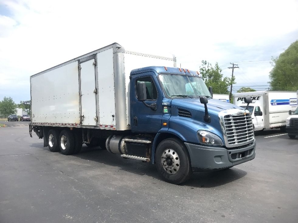 Used Cascadia X11364S Medium Duty Box Trucks for Sale Penske Used Trucks