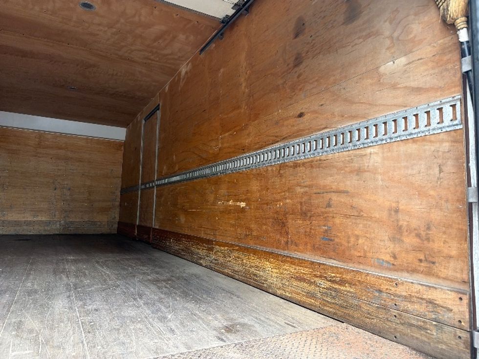 Medium Duty Box Truck-Light and Medium Duty Trucks-Freightliner-2017-M2-Alexandria-VA-95,220\n\t\tmiles-$ 52,750 - Image 12