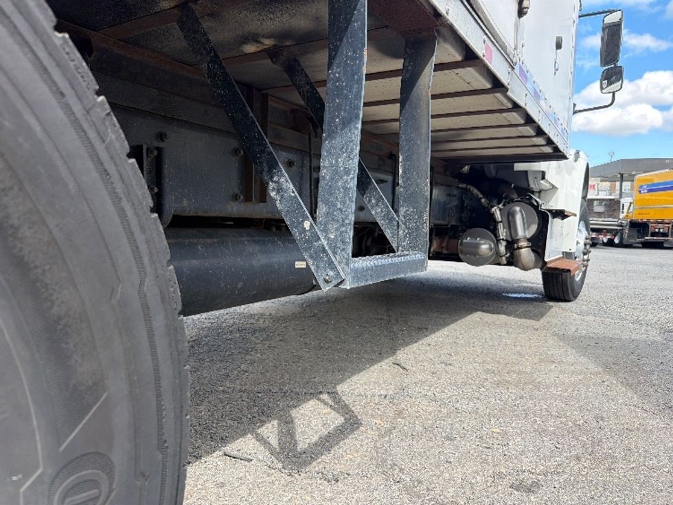 Medium Duty Box Truck-Light and Medium Duty Trucks-Freightliner-2017-M2-Alexandria-VA-95,220\n\t\tmiles-$ 52,750 - Image 14