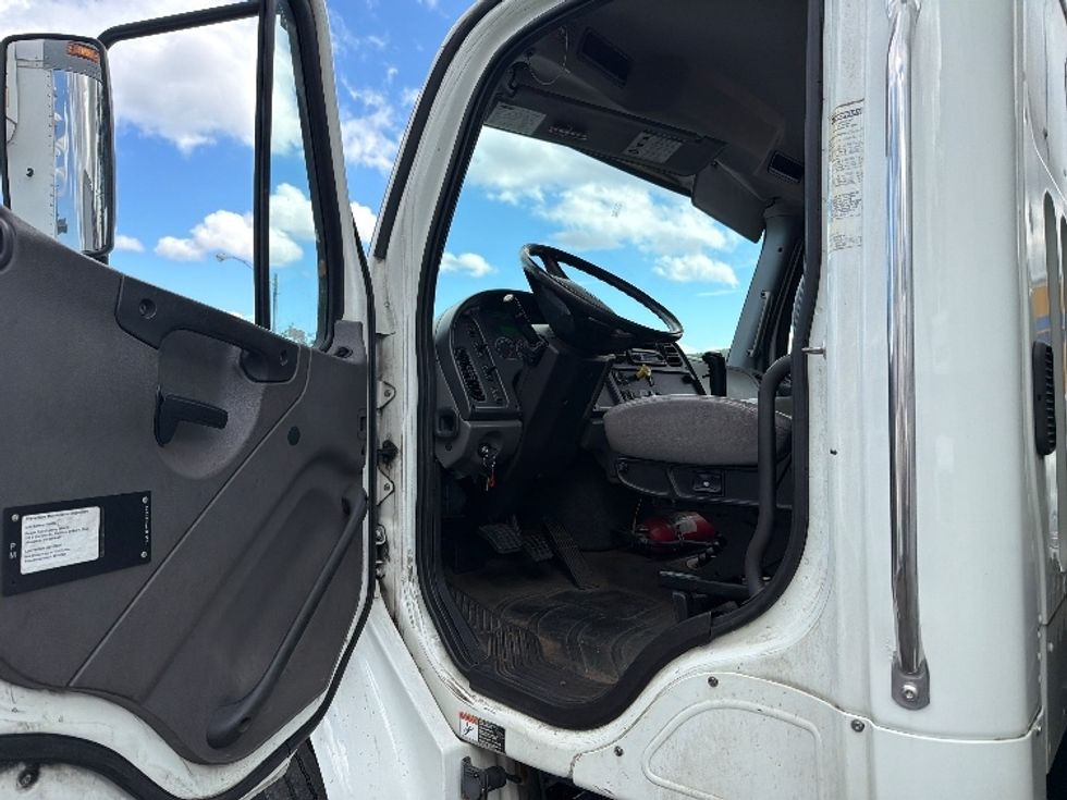 Medium Duty Box Truck-Light and Medium Duty Trucks-Freightliner-2017-M2-Alexandria-VA-95,220\n\t\tmiles-$ 52,750 - Image 16