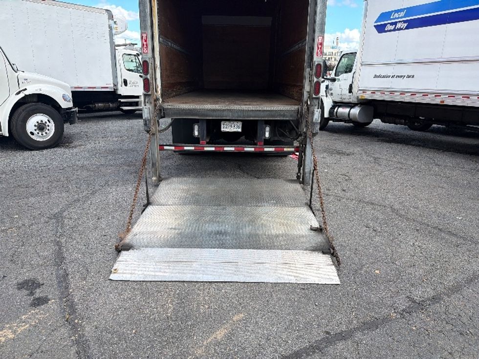 Medium Duty Box Truck-Light and Medium Duty Trucks-Freightliner-2017-M2-Alexandria-VA-95,220\n\t\tmiles-$ 52,750 - Image 9