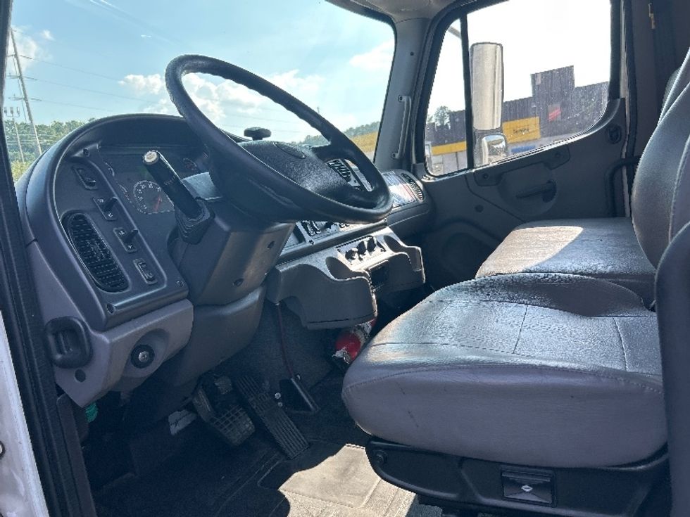 Medium Duty Box Truck-Light and Medium Duty Trucks-Freightliner-2017-M2-Atlanta-GA-165,538\n\t\tmiles-$ 49,500 - Image 17