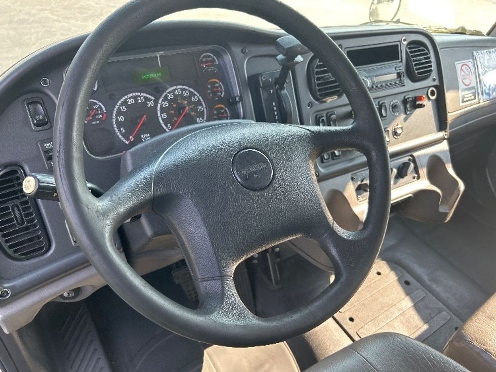 Medium Duty Box Truck-Light and Medium Duty Trucks-Freightliner-2017-M2-Atlanta-GA-165,538\n\t\tmiles-$ 49,500 - Image 18