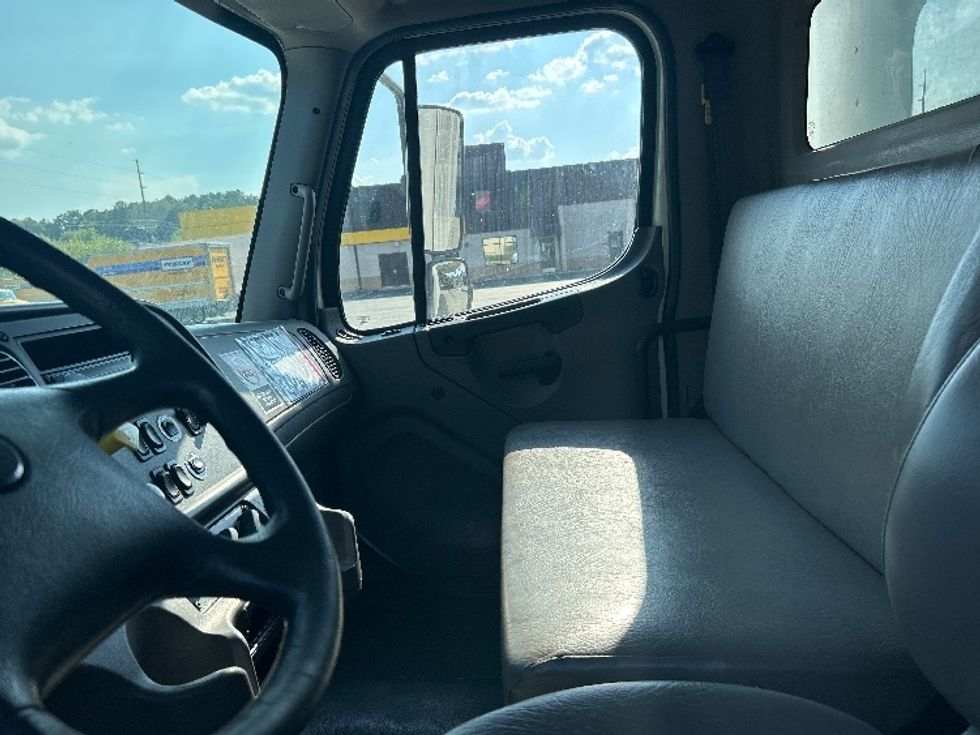 Medium Duty Box Truck-Light and Medium Duty Trucks-Freightliner-2017-M2-Atlanta-GA-165,538\n\t\tmiles-$ 49,500 - Image 19