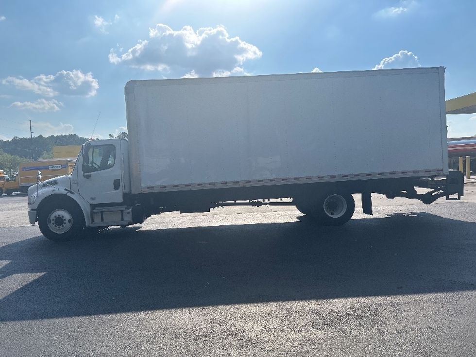 Medium Duty Box Truck-Light and Medium Duty Trucks-Freightliner-2017-M2-Atlanta-GA-165,538\n\t\tmiles-$ 49,500 - Image 4